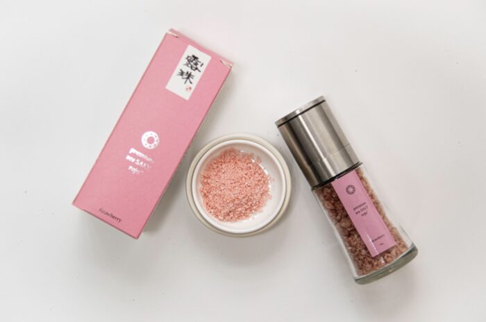 いちご塩、非加熱、熟成塩、フレーバーソルト、roju プレミアム天日塩75g　ミルタイプ